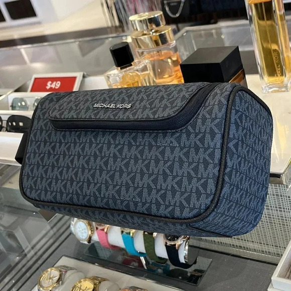 MICHAEL KORS OUTLET Cooper Logo Toiletry Kit ADMRL/PLBLUE - Picture 1 of 10